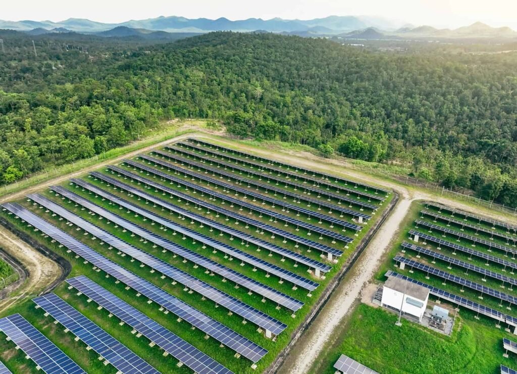 The Future of Solar: Why Hybrid Inverters Are Changing the Game